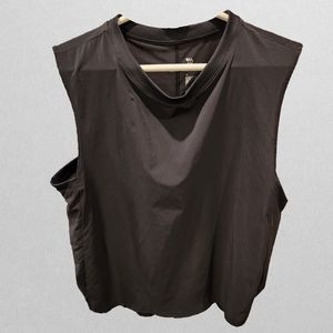 New, never worn workout tank